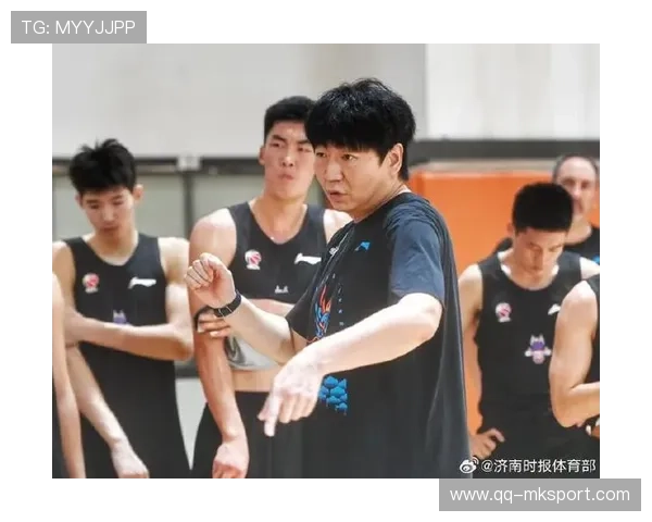 山东高速男篮三分球精准，外线火力令人印象深刻